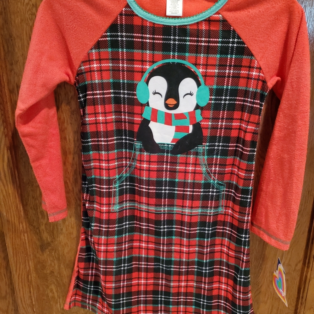 Girls Christmas  Nightgown.  Brand  New